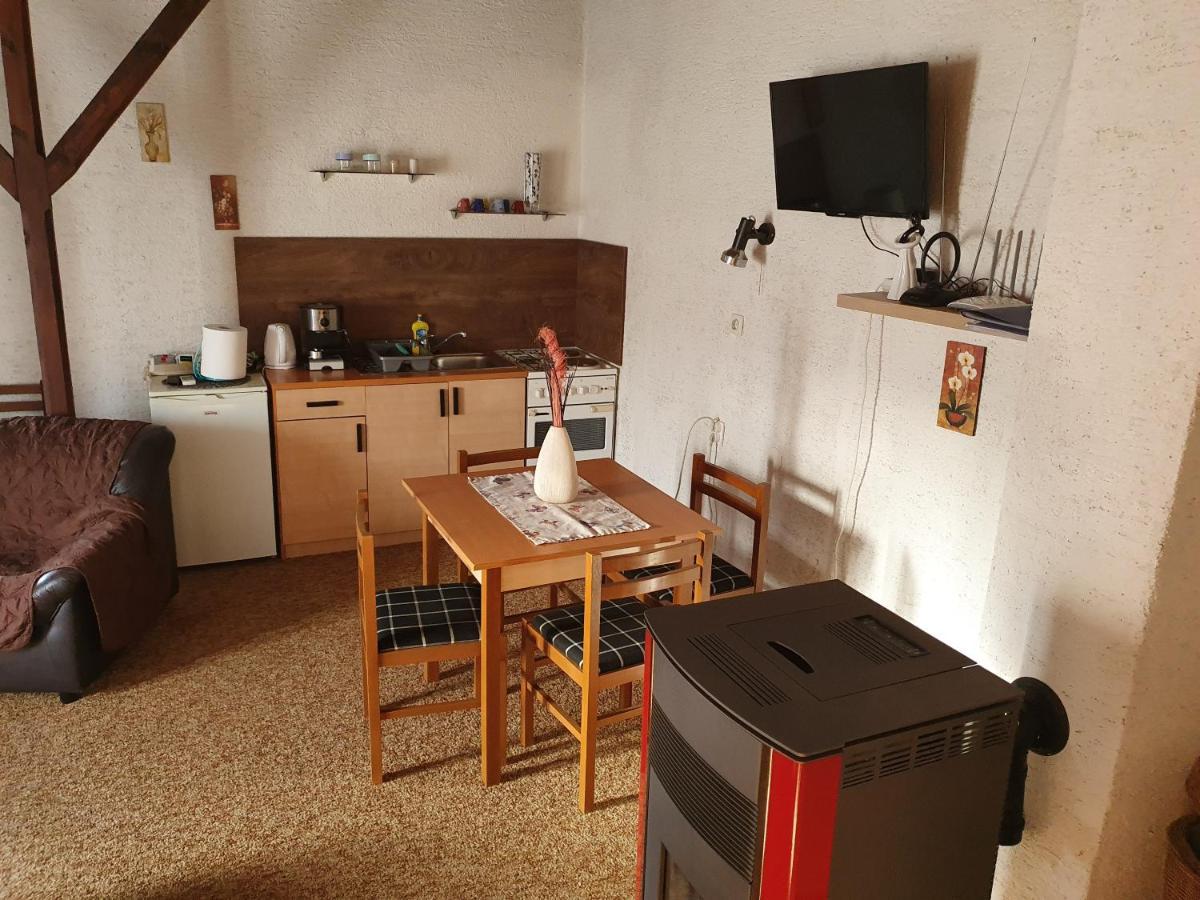 Apartmani Lovro Ogulin Exteriör bild